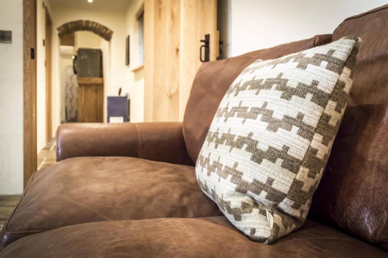Lavender - Luxurious Barn Conversion - Blossom Farm Johnston Zewnętrze zdjęcie